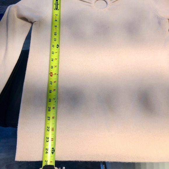 Oats Cashmere Classic Crewneck Sweater – Cream / Off-White - Picture 6 of 7